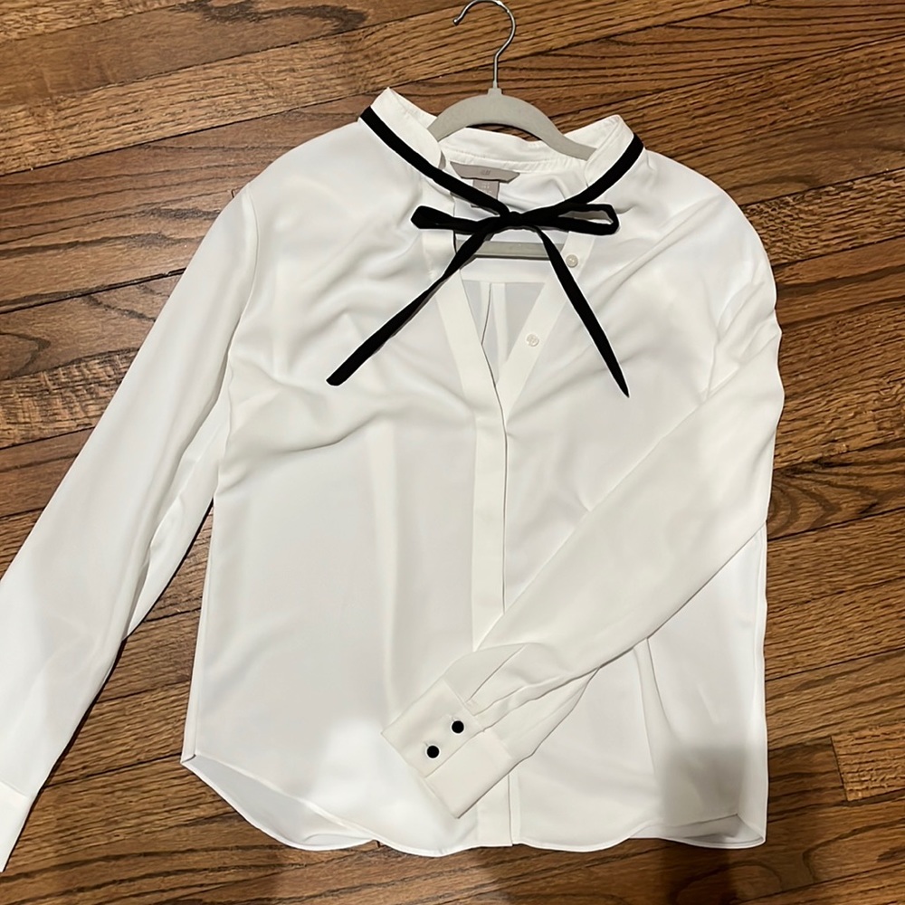 Women’s small H&M blouse with black tie